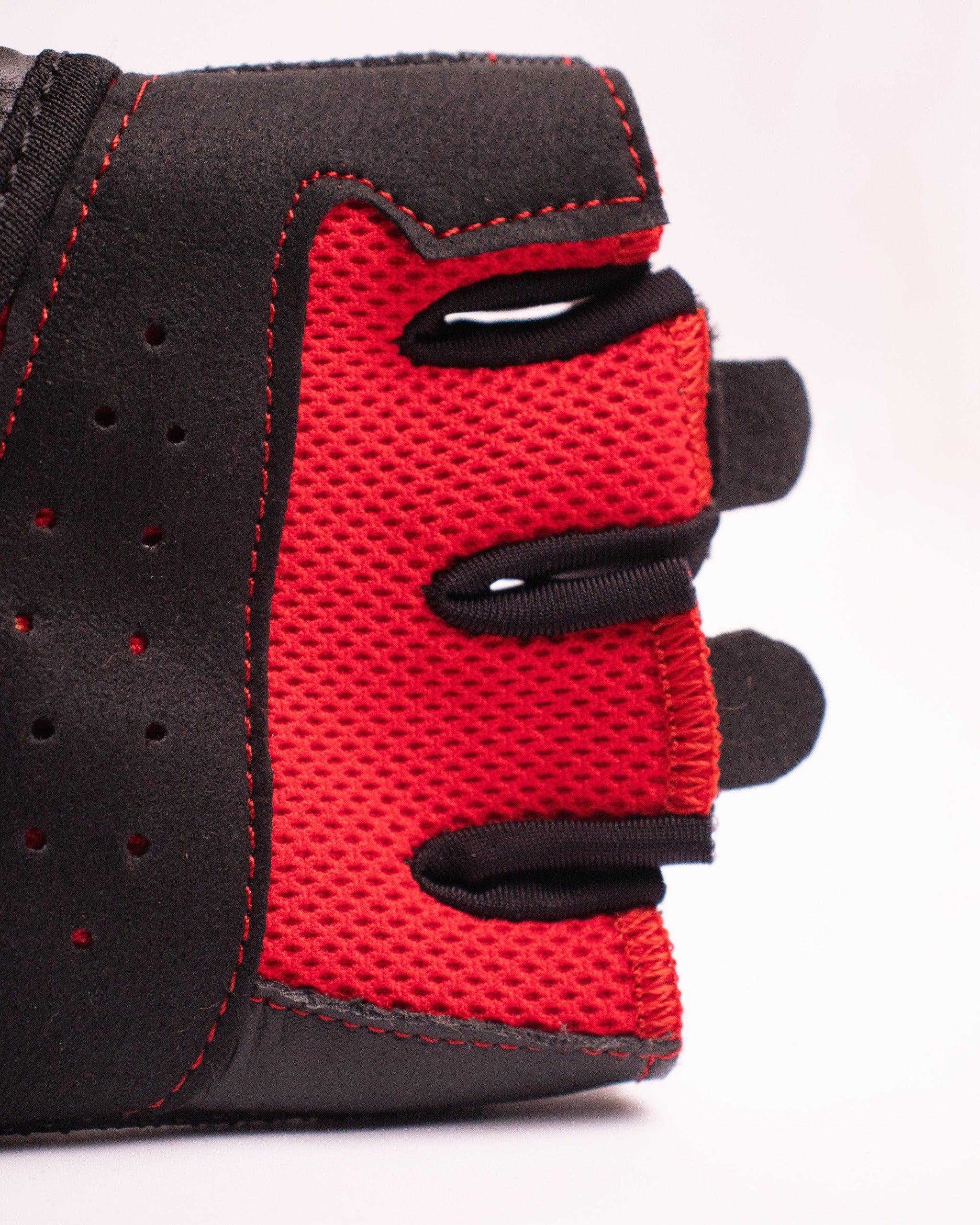 Discover our fitness gloves, including fingerless gloves, for enhanced grip and protection during workouts. Perfect for all types of training.